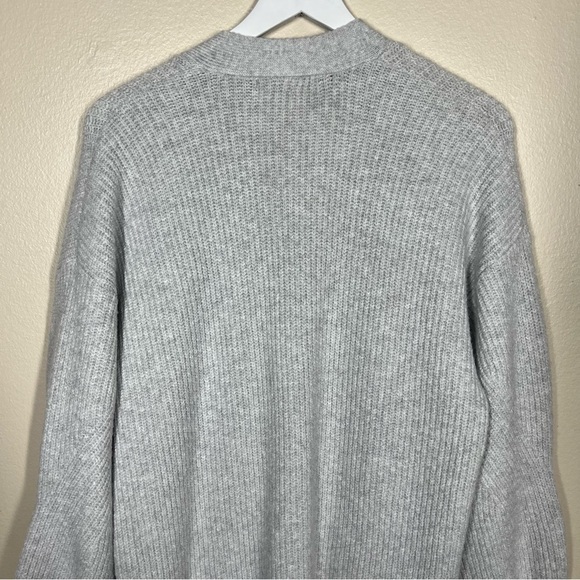 Weekend Los Angeles Women’s Heather Grey Ribbed Knit Cardigan Size Small Slouchy - Picture 11 of 12